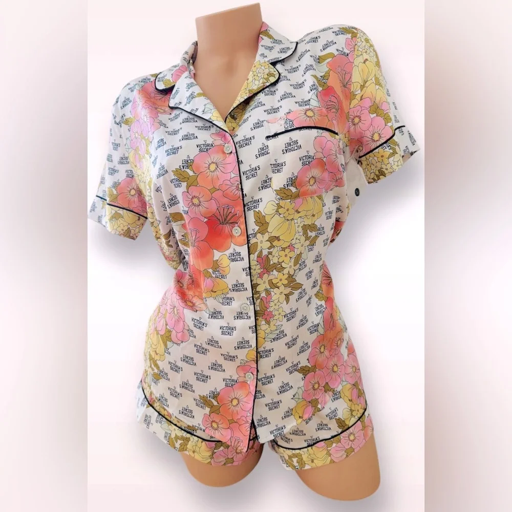 Victoria’s Secret Satin Pajama Set Top & Short Floral Logo Xs - Picture 2 of 10